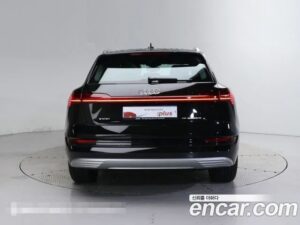 Audi e-tron 55 4WD 2022 года из Южной Кореи