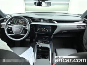 Audi e-tron 55 4WD 2022 года из Южной Кореи