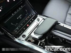 Audi e-tron 55 4WD 2022 года из Южной Кореи