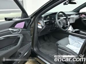 Audi e-tron 55 4WD 2022 года из Южной Кореи
