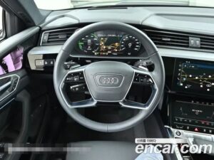 Audi e-tron 55 4WD 2022 года из Южной Кореи