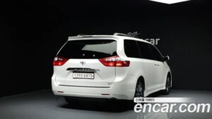 Toyota Sienna 3.5 AWD 2020 года из Южной Кореи