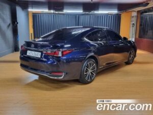 Lexus ES Luxury 2022 года из Южной Кореи