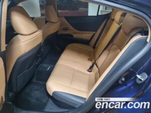 Lexus ES Luxury 2022 года из Южной Кореи