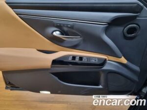 Lexus ES Luxury 2022 года из Южной Кореи