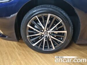 Lexus ES Luxury 2022 года из Южной Кореи