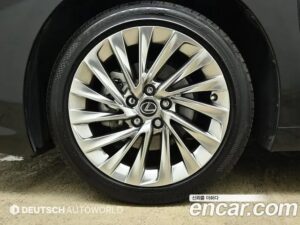 Lexus ES Luxury Plus 2022 года из Южной Кореи