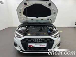 Audi A3 40 TFSI 2023 года из Южной Кореи