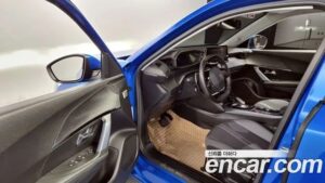 Peugeot 2008 1.5 BlueHDi ALLURE 2021 года из Южной Кореи
