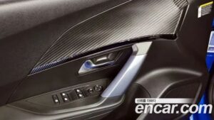 Peugeot 2008 1.5 BlueHDi ALLURE 2021 года из Южной Кореи