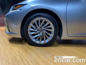 Lexus ES Executive 2021 года из Южной Кореи