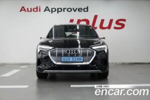 Audi e-tron 55 4WD 2022 года из Южной Кореи