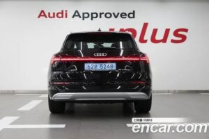 Audi e-tron 55 4WD 2022 года из Южной Кореи