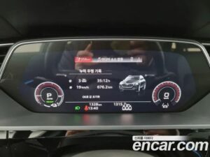 Audi e-tron 55 4WD 2022 года из Южной Кореи