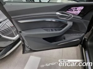 Audi e-tron 55 4WD 2022 года из Южной Кореи