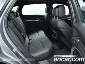 Audi e-tron 55 4WD 2022 года из Южной Кореи