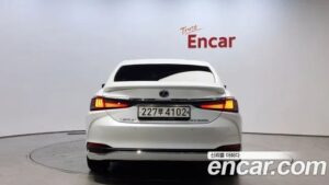 Lexus ES Executive 2022 года из Южной Кореи