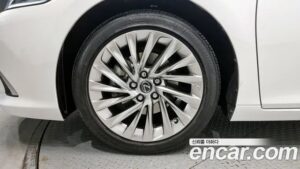 Lexus ES Executive 2022 года из Южной Кореи