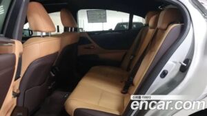 Lexus ES Executive 2021 года из Южной Кореи