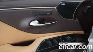 Lexus ES Executive 2021 года из Южной Кореи