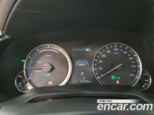 Lexus RX Executive 2021 года из Южной Кореи