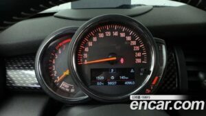 Mini Cooper Convertible DEFAULT 2020 года из Южной Кореи