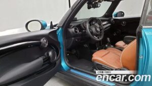Mini Cooper Convertible DEFAULT 2020 года из Южной Кореи