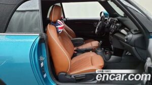 Mini Cooper Convertible DEFAULT 2020 года из Южной Кореи