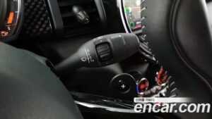 Mini Cooper Convertible DEFAULT 2020 года из Южной Кореи