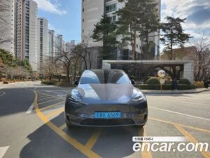 Tesla Model Y Performance 2022 года из Южной Кореи