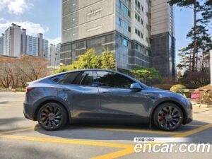 Tesla Model Y Performance 2022 года из Южной Кореи