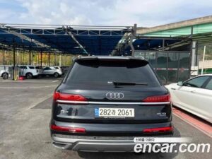 Audi Q7 45 TDI 4WD Premium 2021 года из Южной Кореи