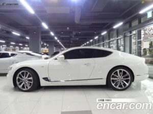 Bentley Continental 4.0 GT 2021 года из Южной Кореи