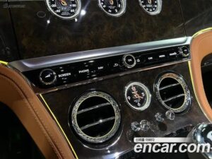 Bentley Continental 4.0 GT 2021 года из Южной Кореи