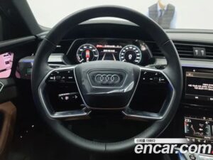 Audi e-tron 55 4WD 2020 года из Южной Кореи