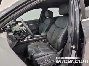 Audi e-tron 55 4WD 2020 года из Южной Кореи