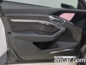 Audi e-tron 55 4WD 2020 года из Южной Кореи