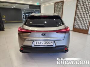 Lexus UX 2.0 AWD 2020 года из Южной Кореи