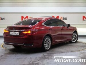 Lexus ES Luxury Plus 2019 года из Южной Кореи
