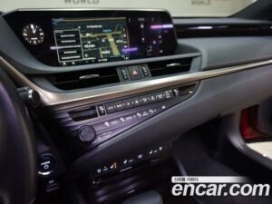 Lexus ES Luxury Plus 2019 года из Южной Кореи