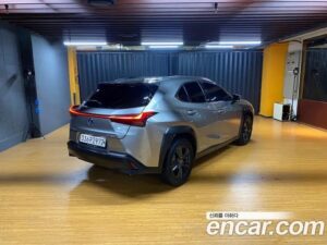 Lexus UX 2.0 2WD 2021 года из Южной Кореи