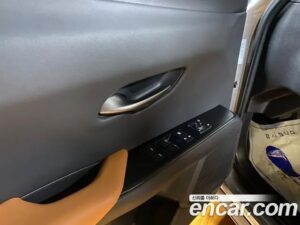 Lexus UX 2.0 2WD 2021 года из Южной Кореи