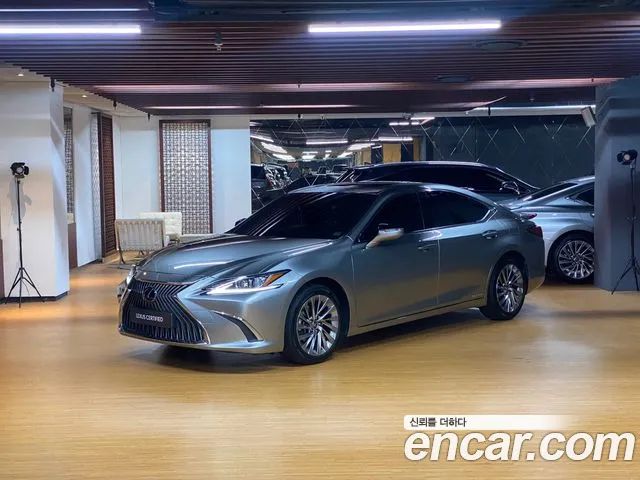 Lexus ES Luxury Plus 2019 года из Кореи