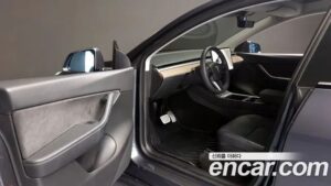 Tesla Model Y Performance 2021 года из Южной Кореи