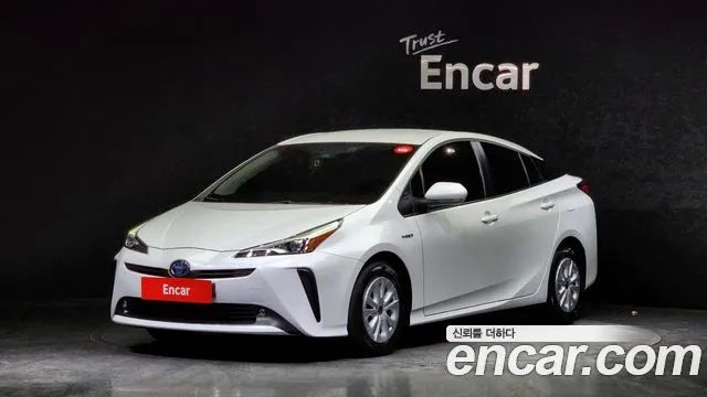 Toyota Prius 1.8 2021 года из Кореи