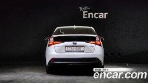 Toyota Prius 1.8 2021 года из Южной Кореи