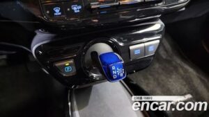 Toyota Prius 1.8 2021 года из Южной Кореи