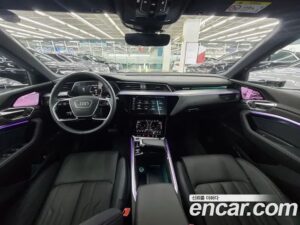 Audi e-tron 55 4WD 2022 года из Южной Кореи