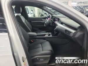 Audi e-tron 55 4WD 2022 года из Южной Кореи