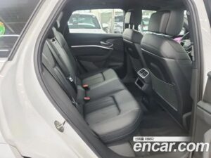 Audi e-tron 55 4WD 2022 года из Южной Кореи